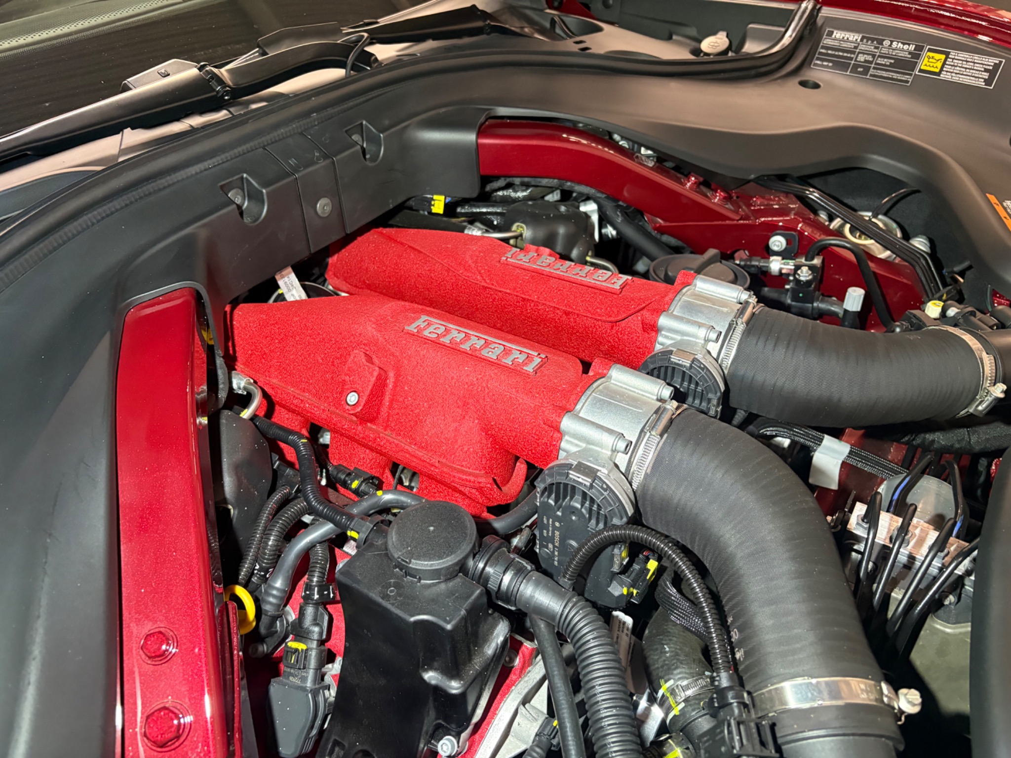 Motorraum eines geprüften Ferrari