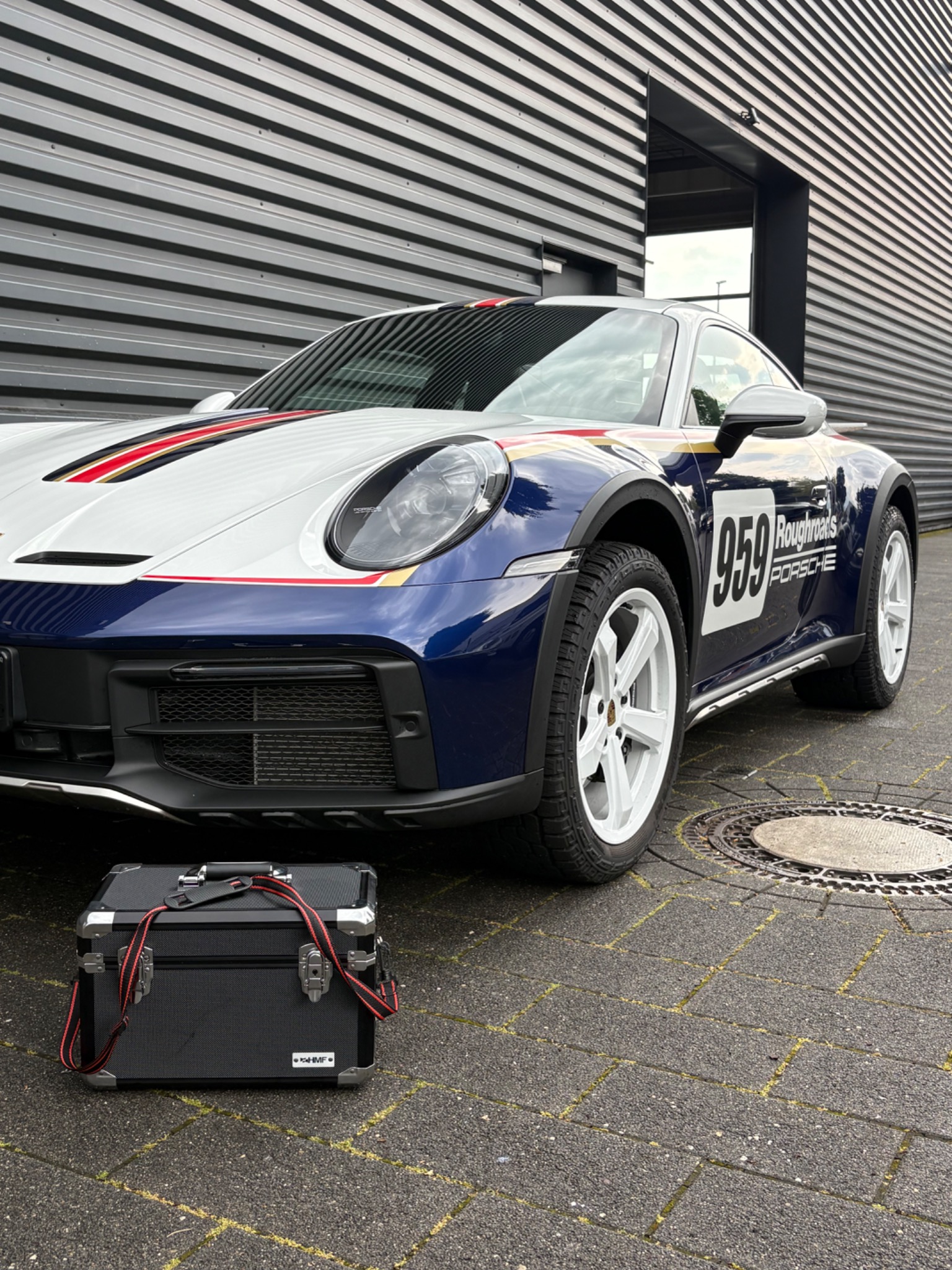 Porsche 911 Dakar bei der Fahrzeugprüfung
